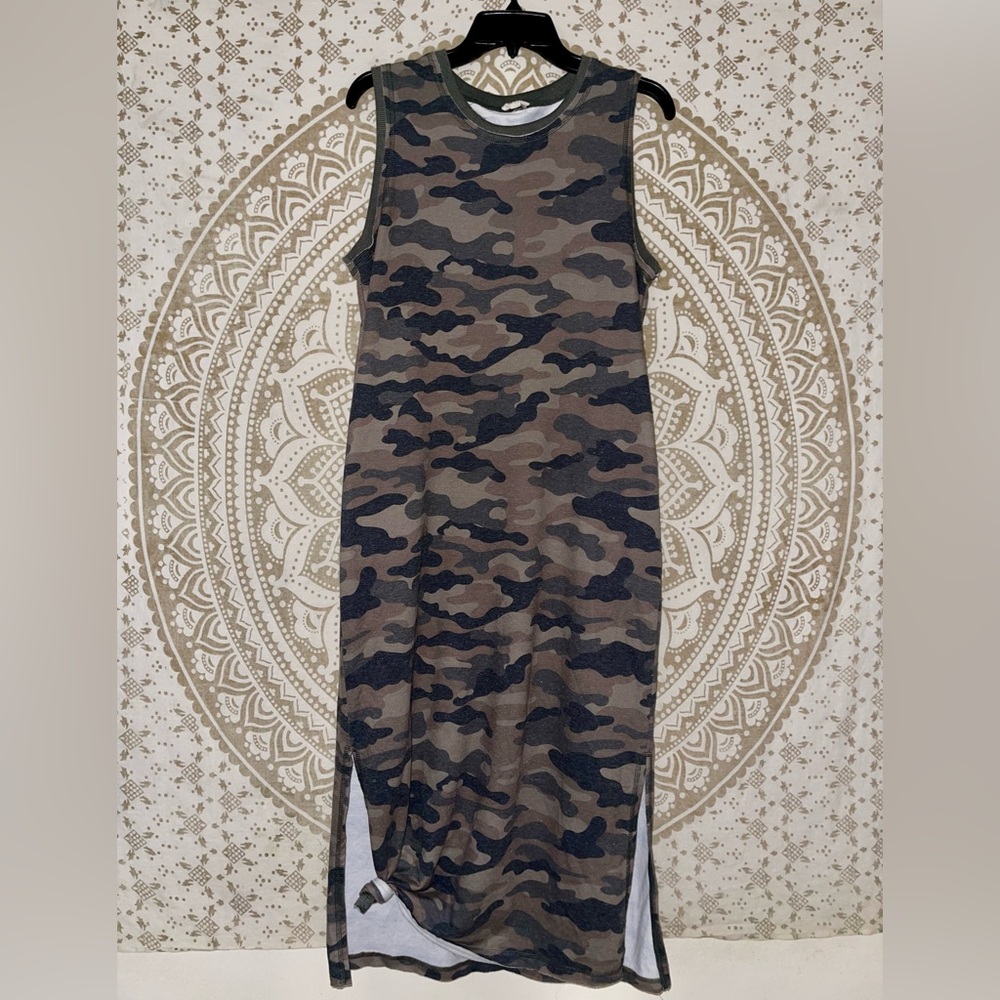 LADIES "LA MIEL" CAMO SLEEVELESS MAXI DRESS, SIZE SMALL